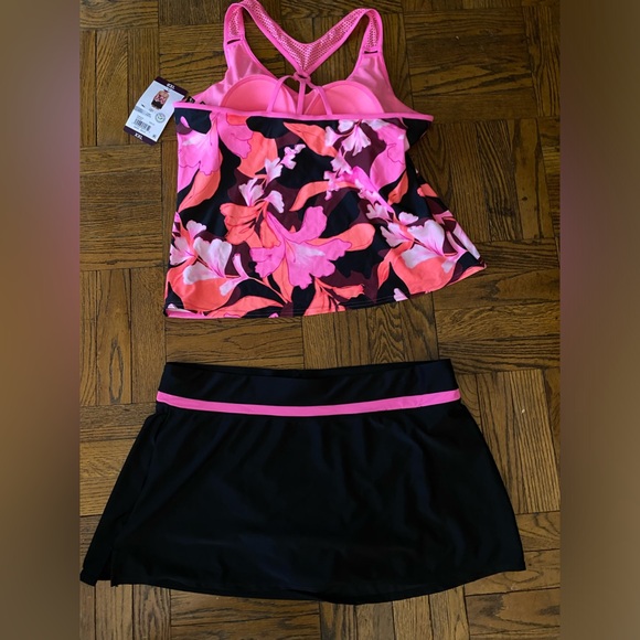 Zeroxposur Top/Skort Women’s Swimwear - Picture 2 of 4